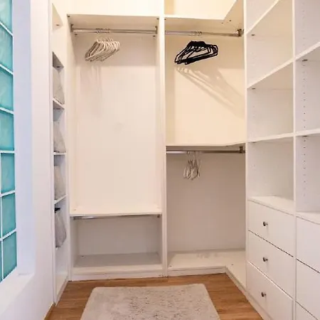 Beautiful Old Town Apartment Munich